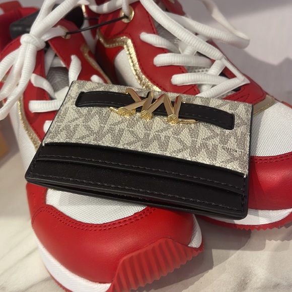 MICHAEL KORS
Reed Large Pebbled Leather Card Holder Case Wallet
COLOR:OLIVE
NWT - Picture 14 of 16